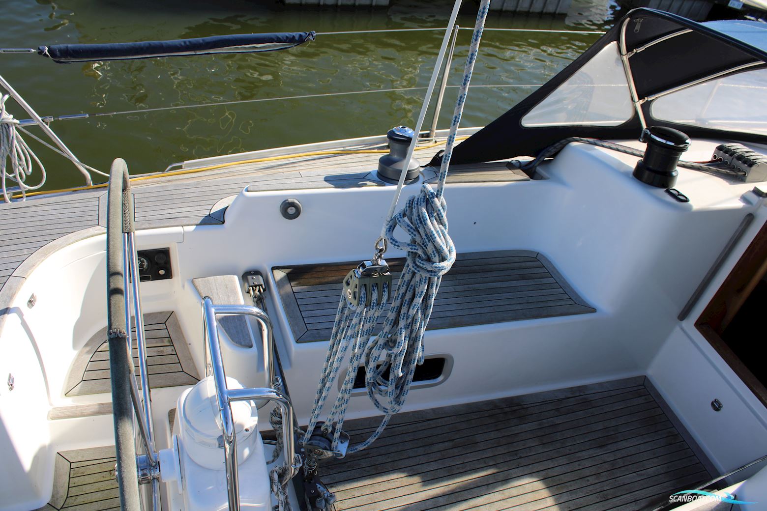 Arcona 370