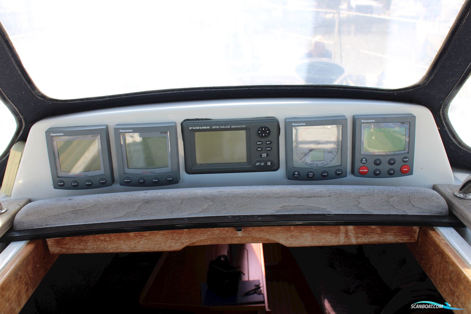 Arcona 370