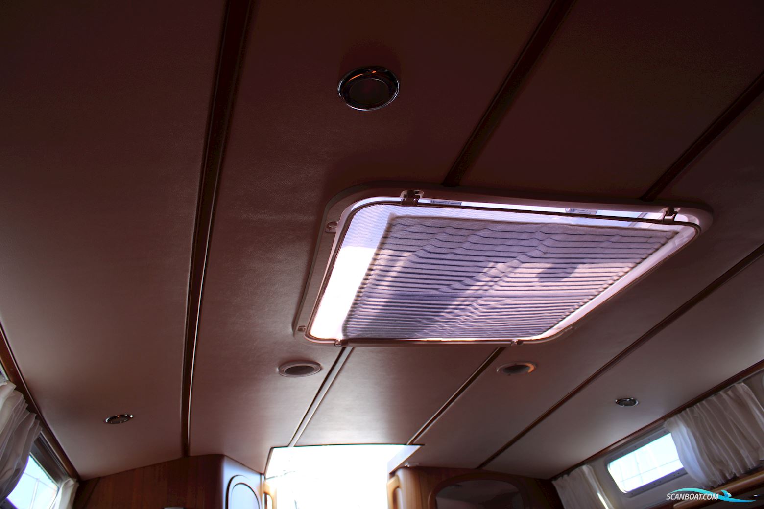 Arcona 370