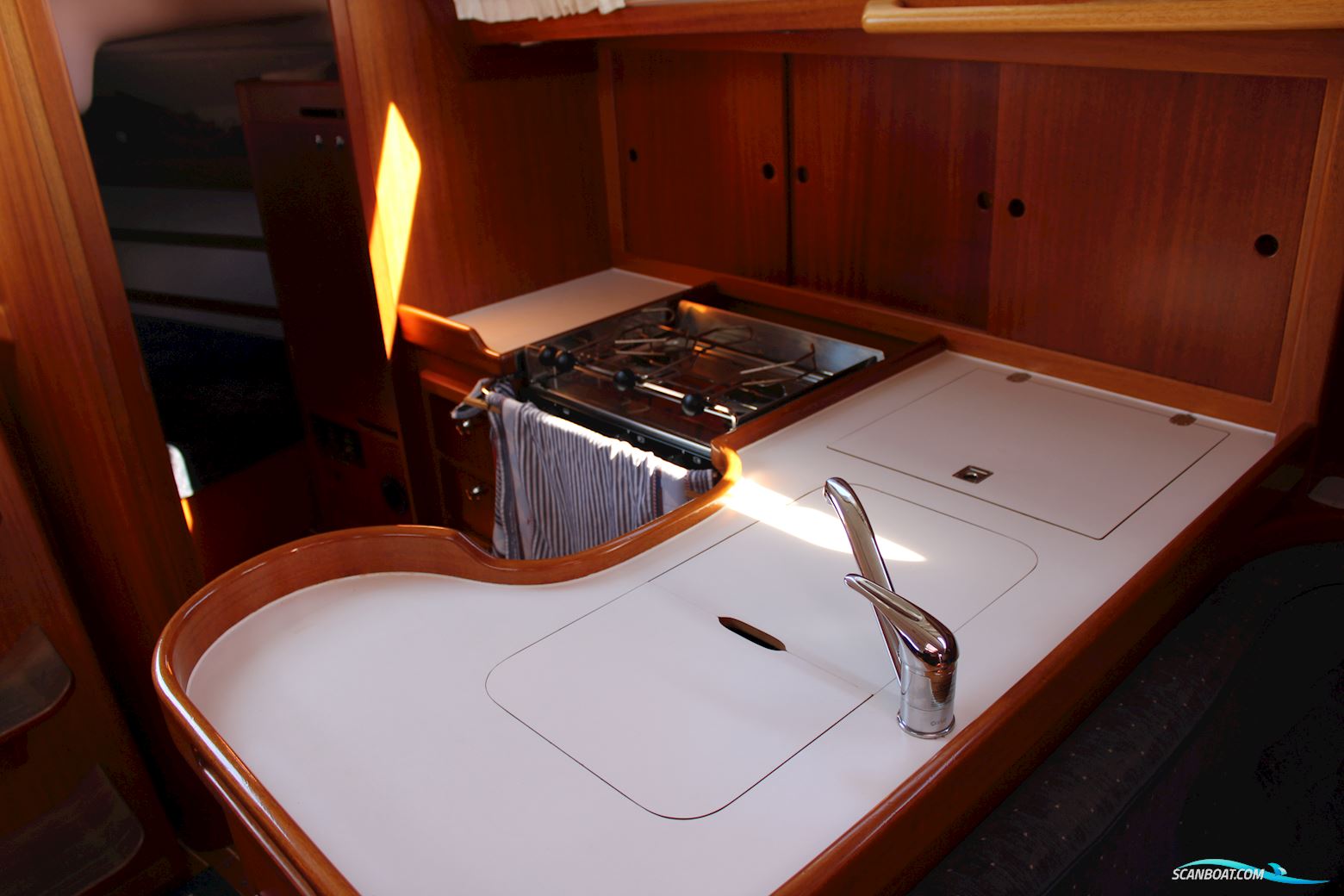 Arcona 370