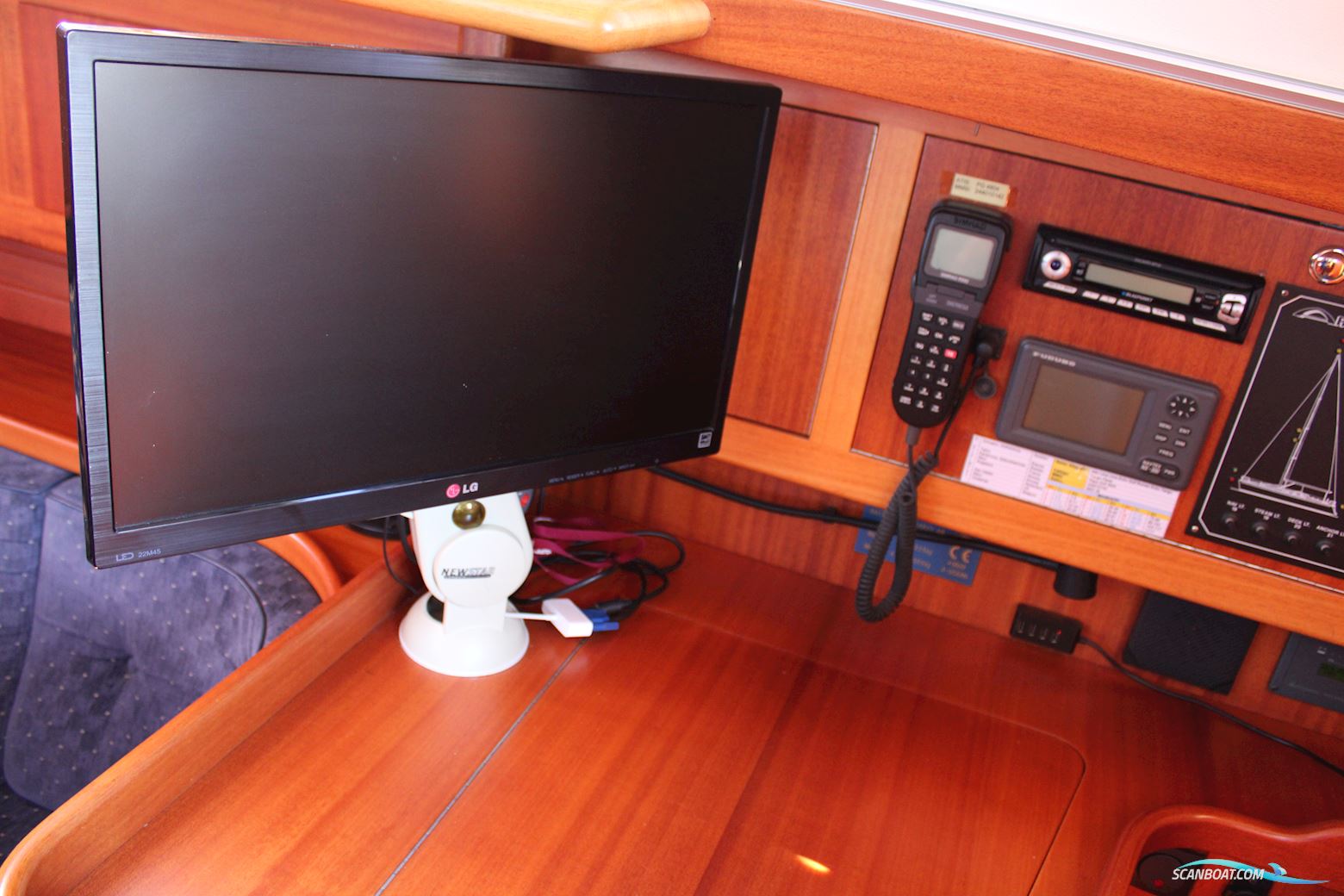 Arcona 370