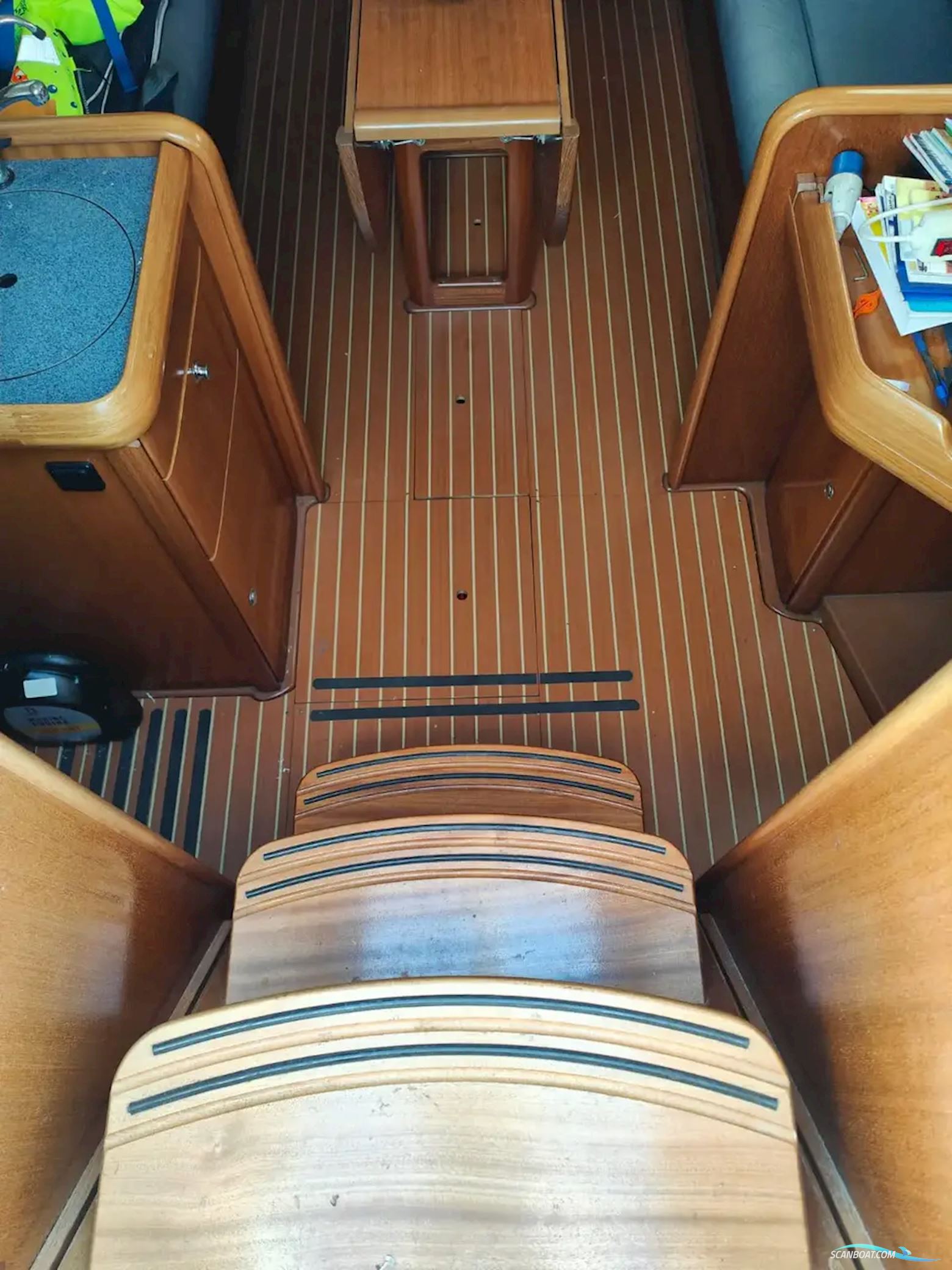 Bavaria 32