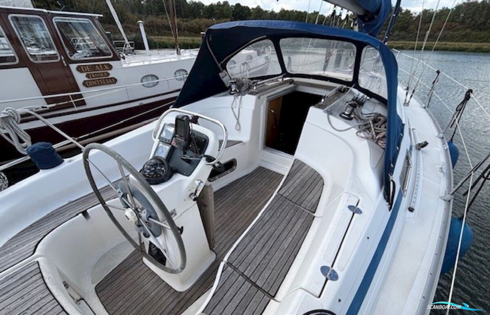 Bavaria 32