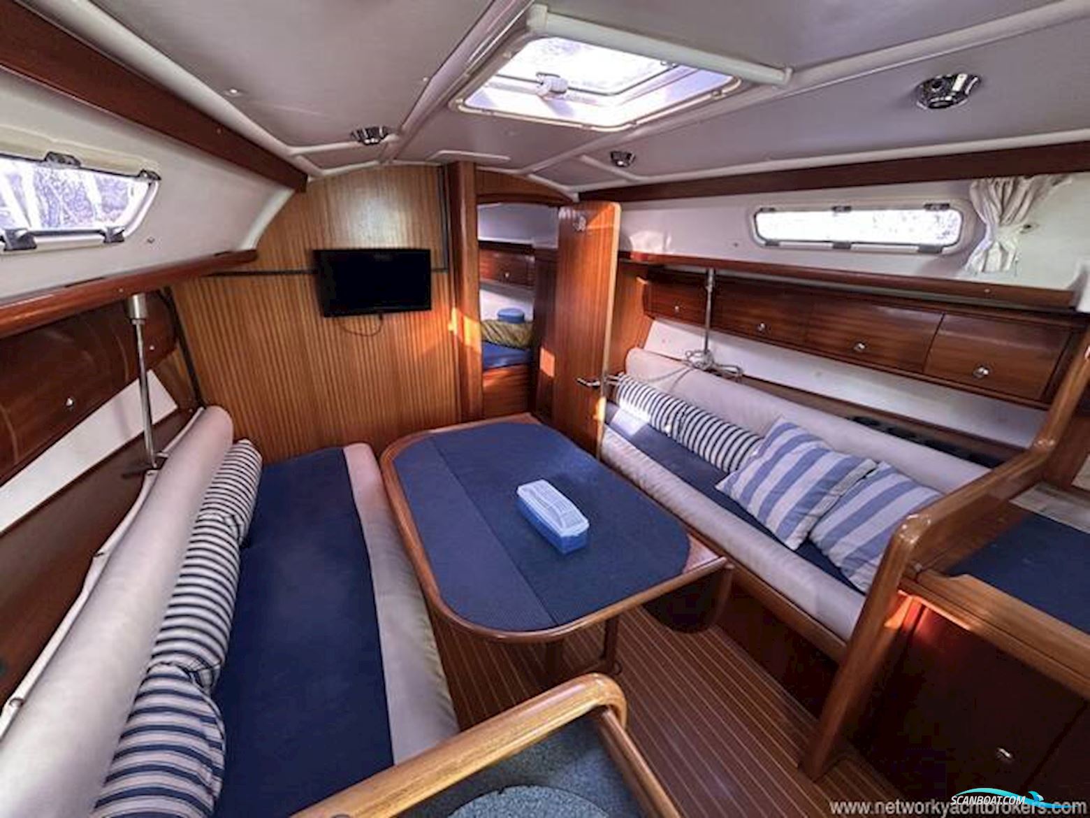 Bavaria 32