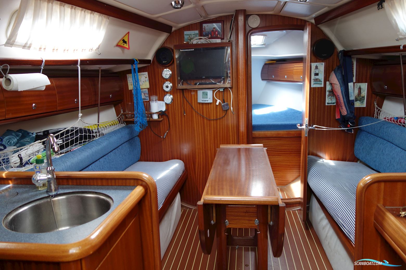 Bavaria 32