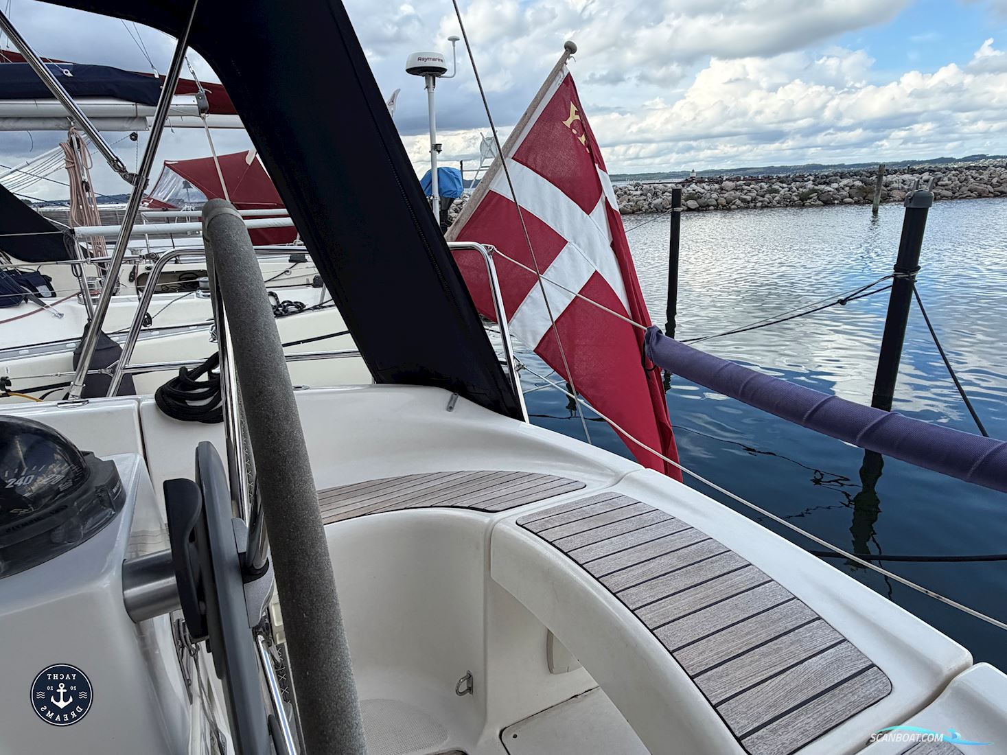 Bavaria 32