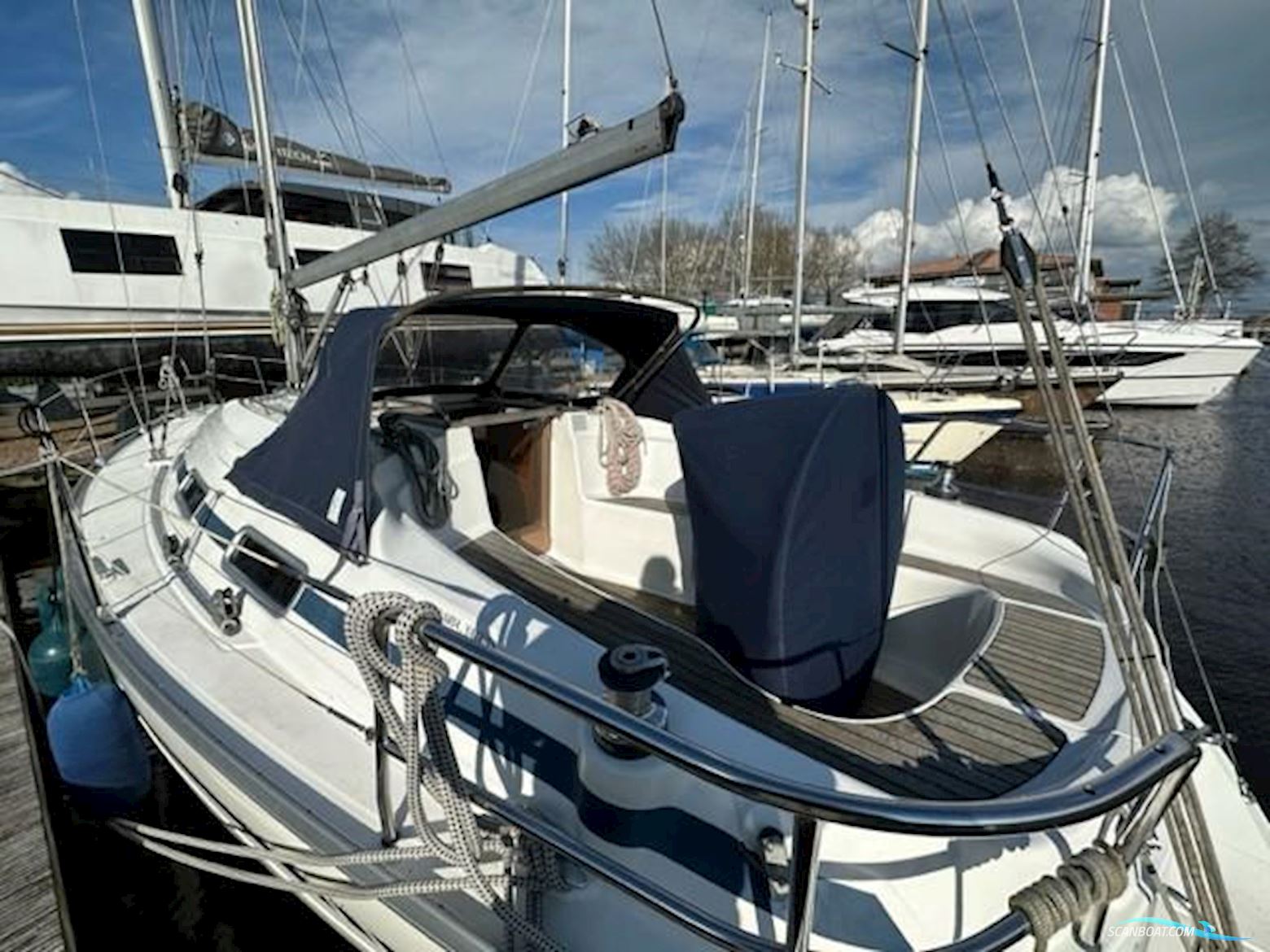 Bavaria 32