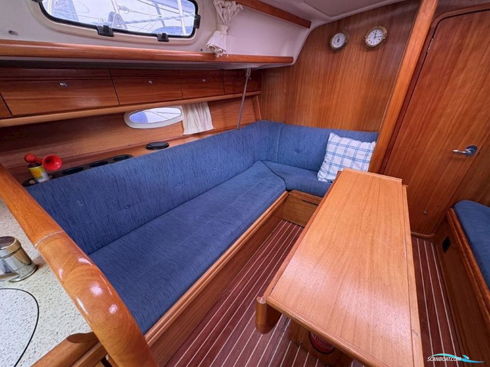 Bavaria 33
