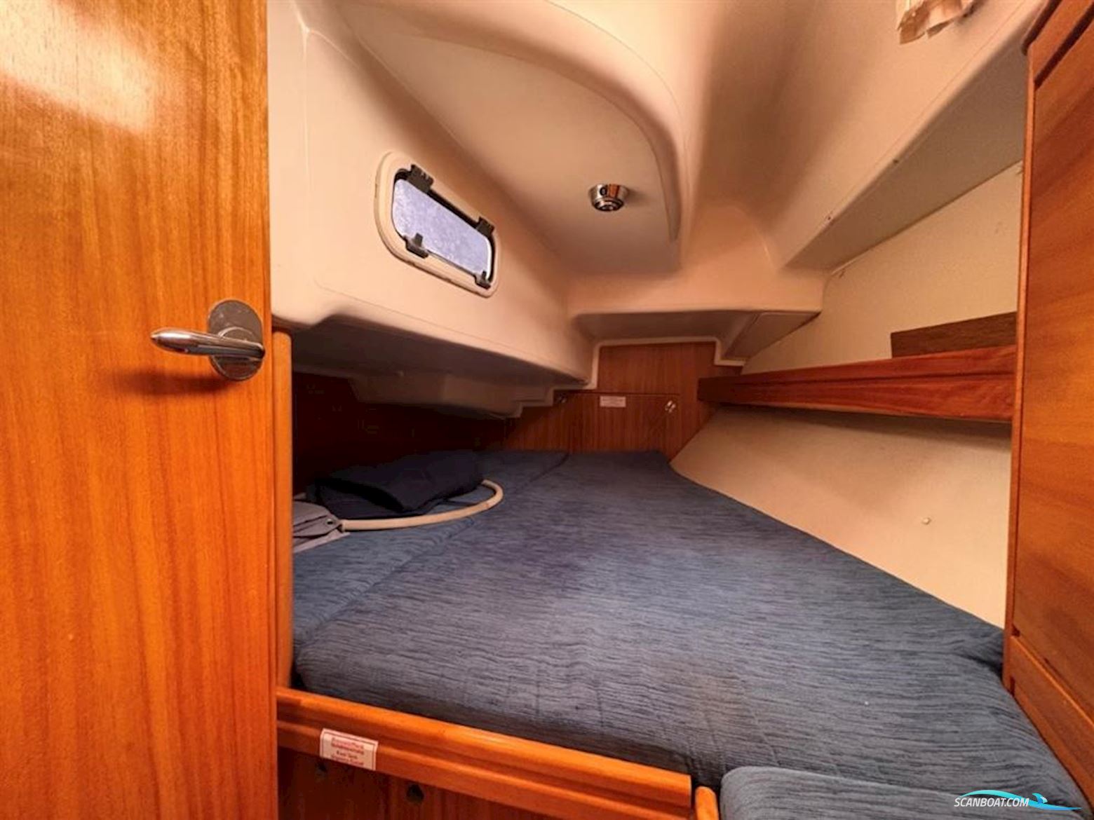 Bavaria 33