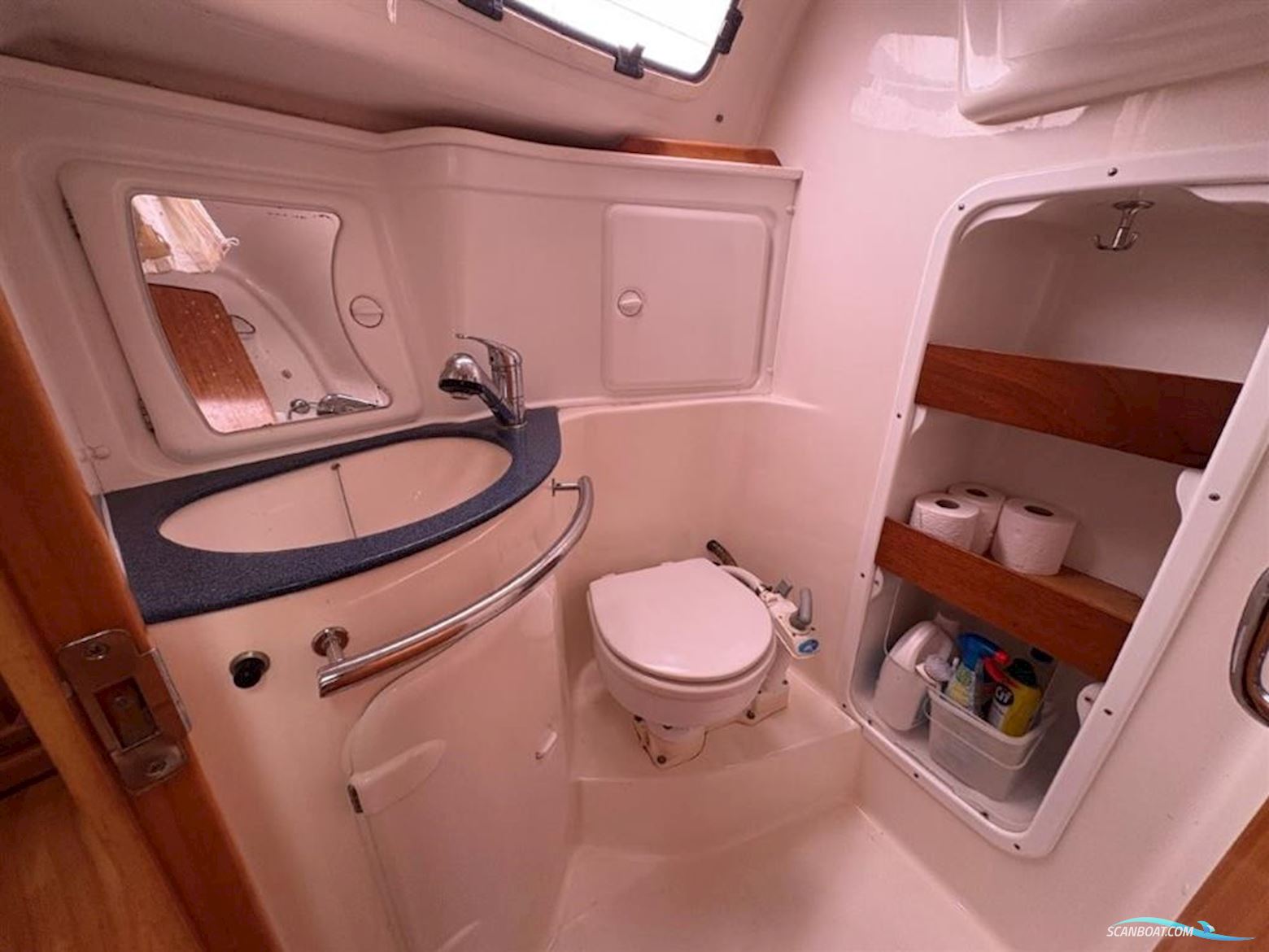Bavaria 33