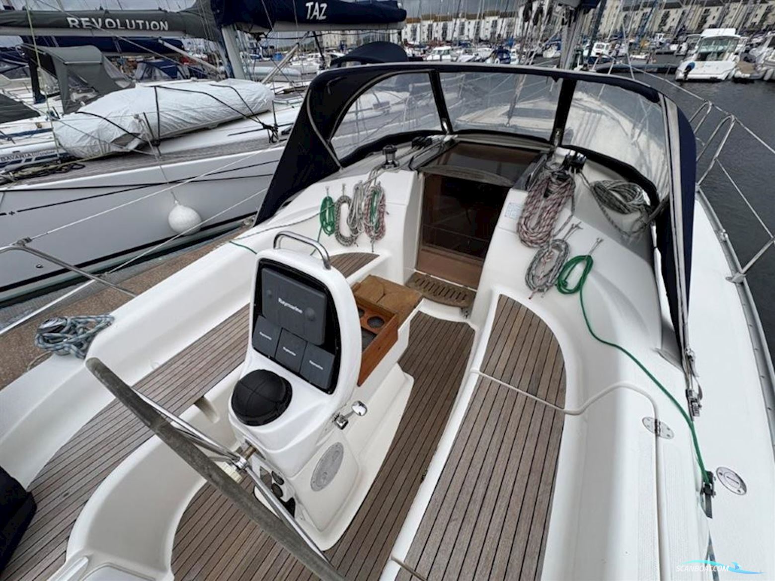 Bavaria 33