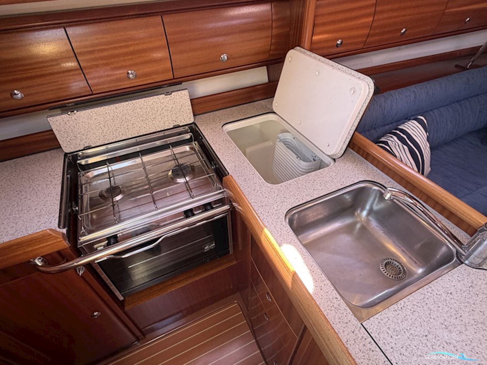 Bavaria 36-3