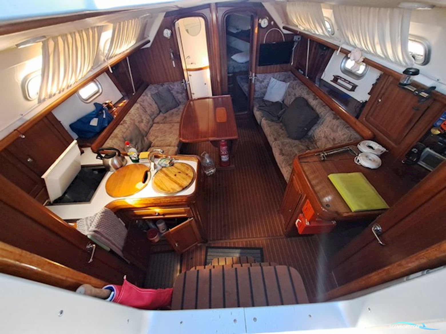Bavaria 37