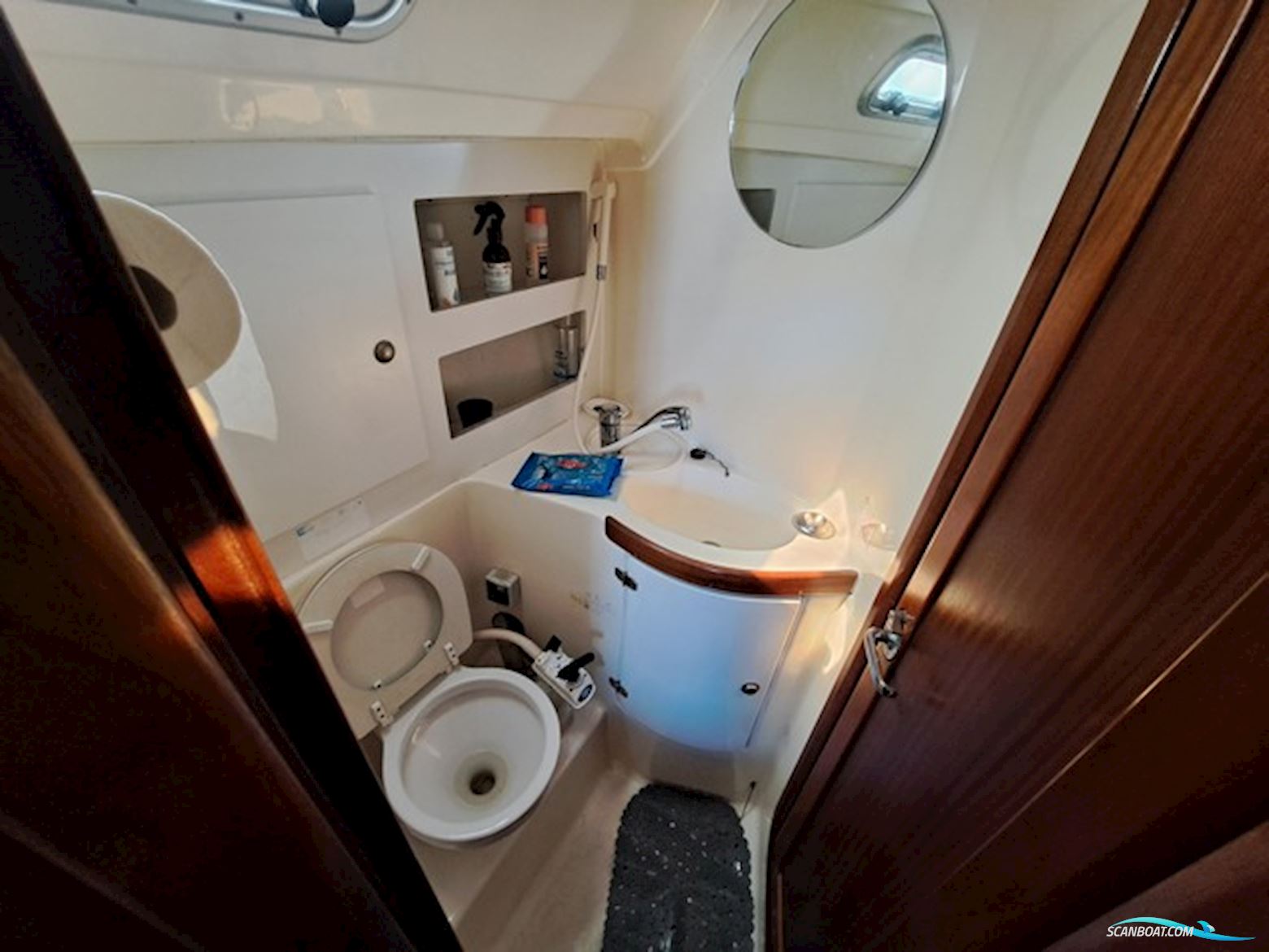 Bavaria 37