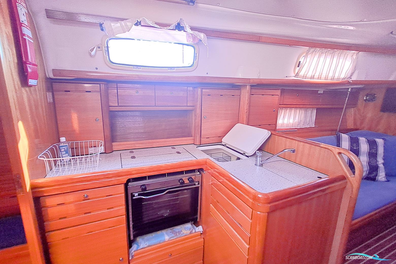 Bavaria 37