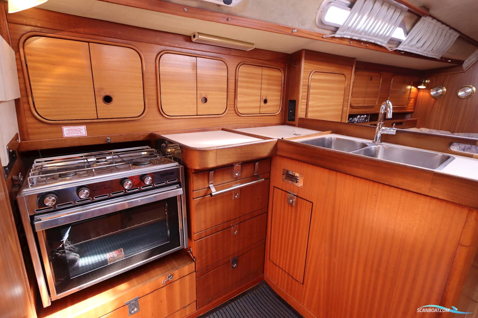 Bavaria 38