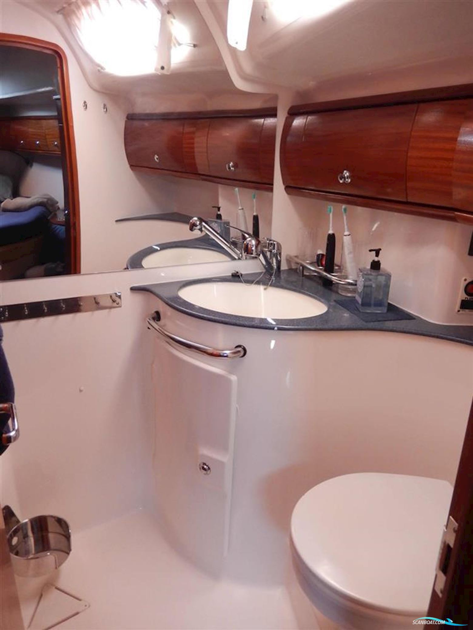Bavaria 49