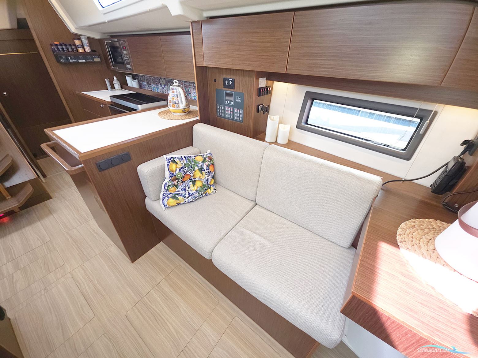 Bavaria C 38