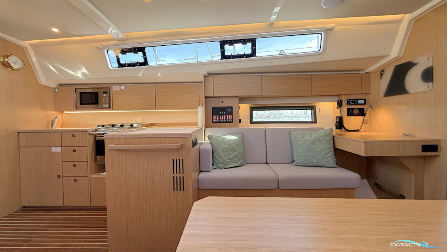 Bavaria C 42