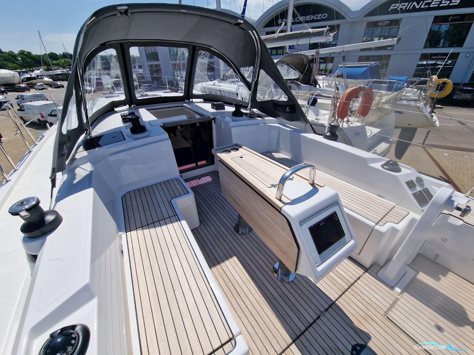 Bavaria C38