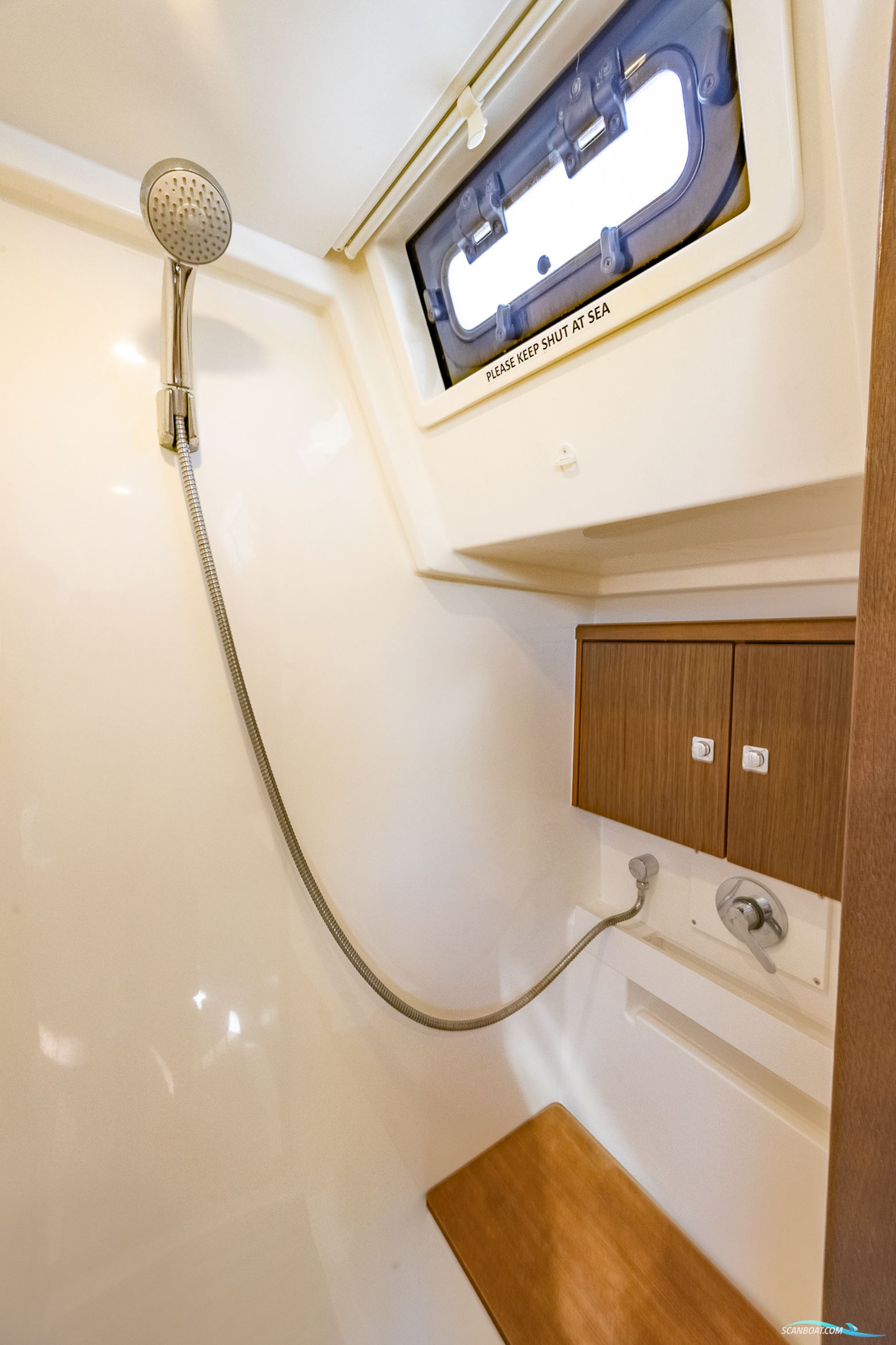 Bavaria C45 Style