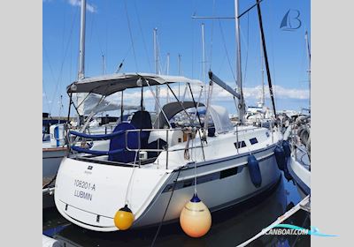 Bavaria Cruiser 32 Short Keel Sejlbåd 2010, med Volvo Penta D1-20 13.3KW motor, Tyskland