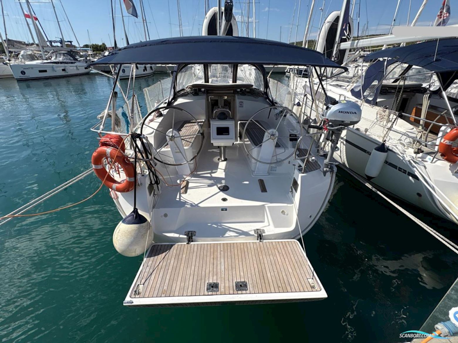 Bavaria Cruiser 37