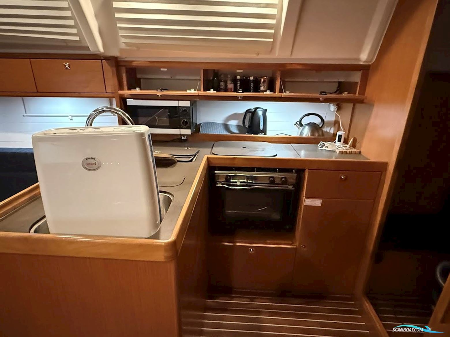 Bavaria Cruiser 37