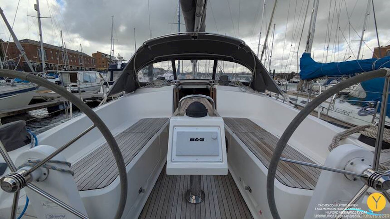 Bavaria Cruiser 37