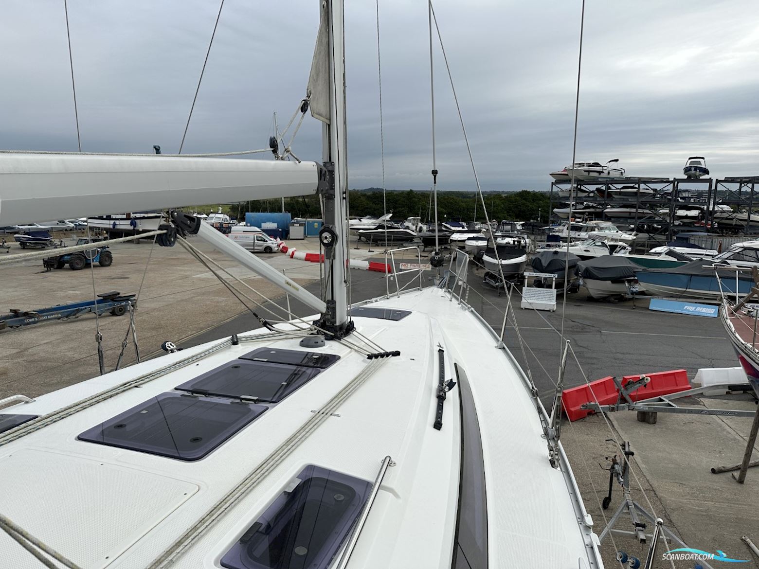 Bavaria Cruiser 37
