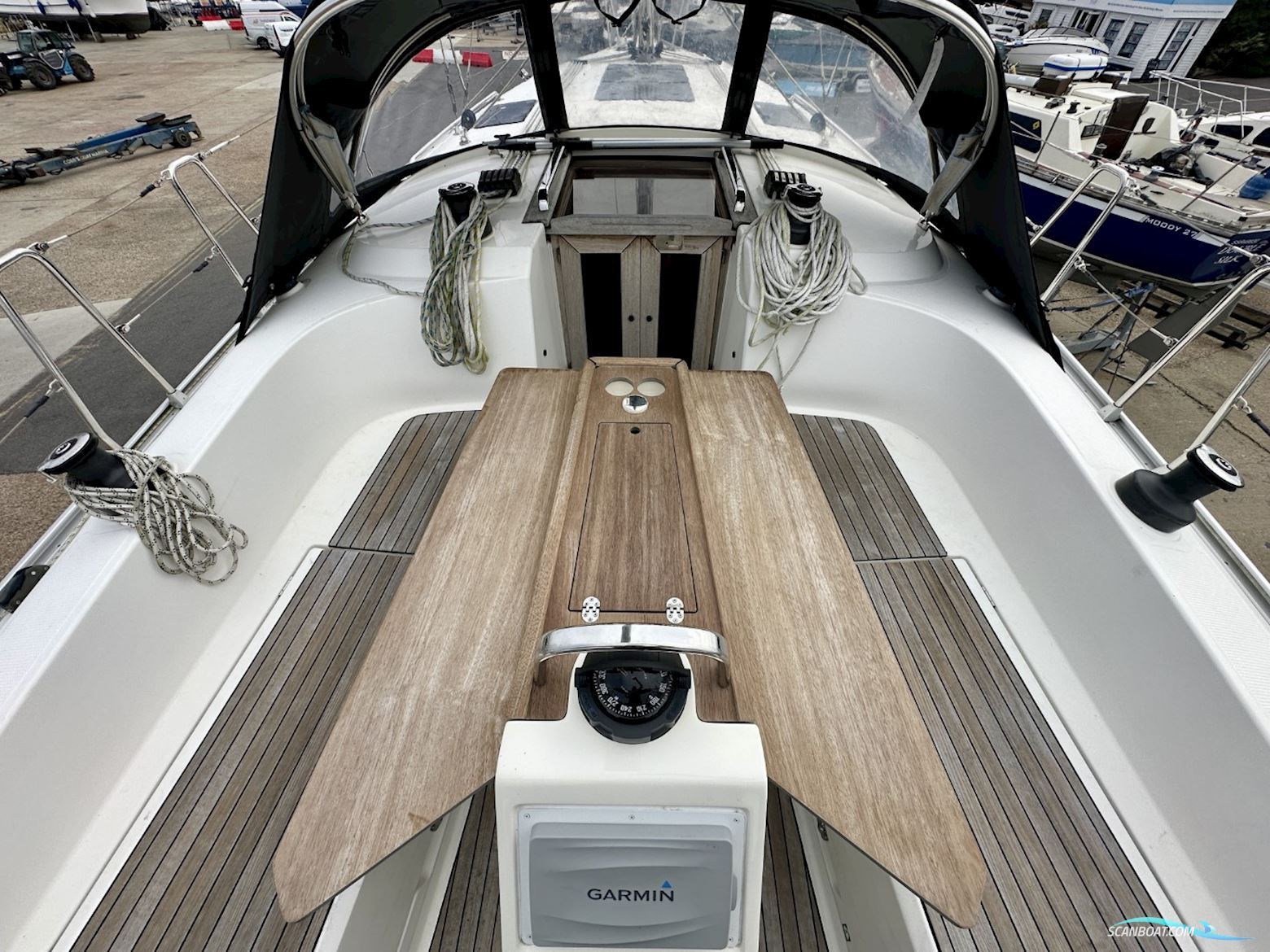Bavaria Cruiser 37