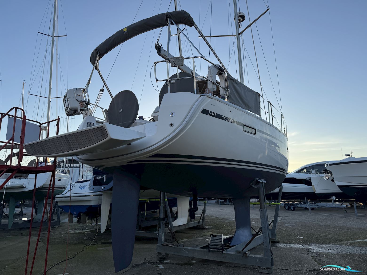Bavaria Cruiser 37