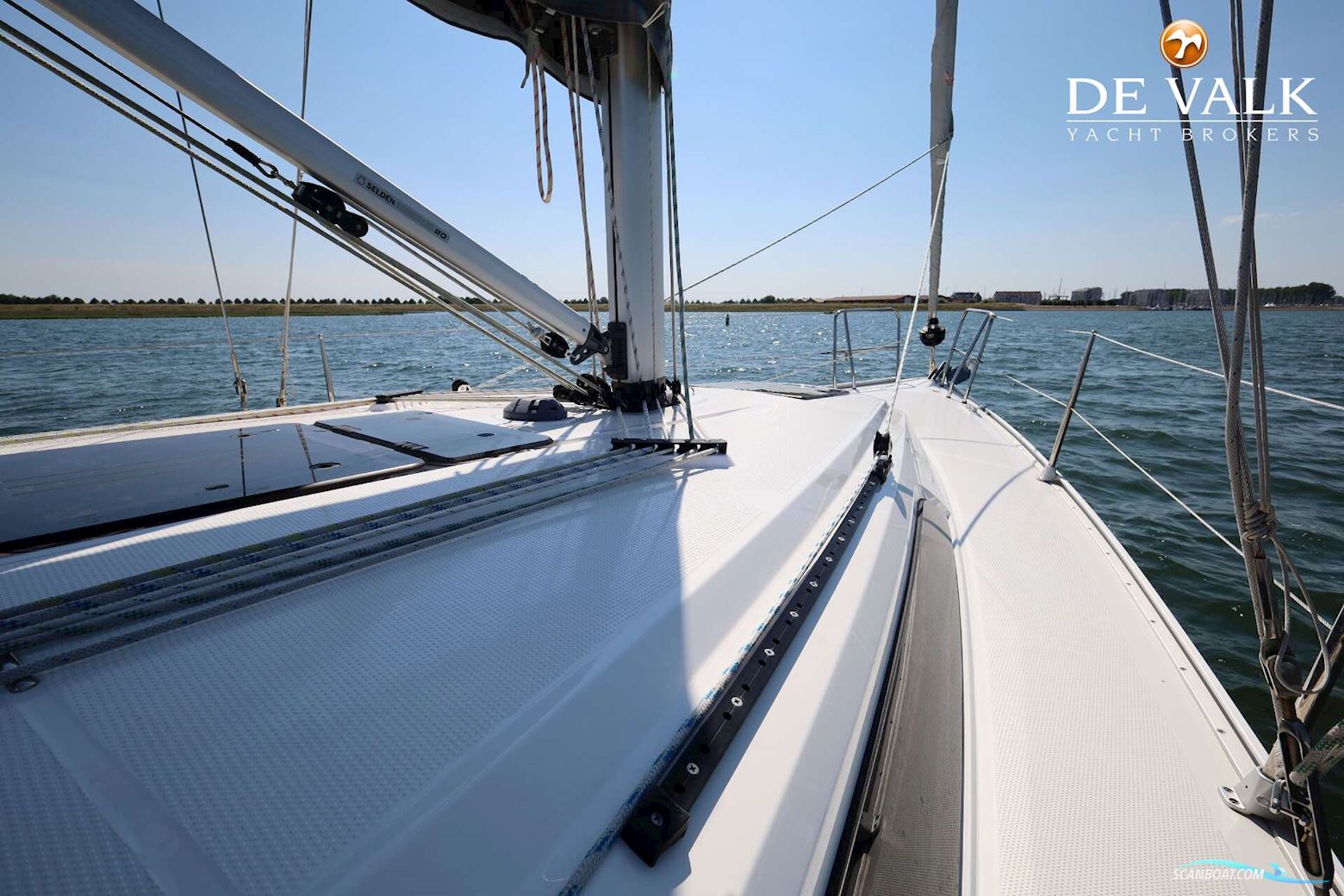 Bavaria Cruiser 37