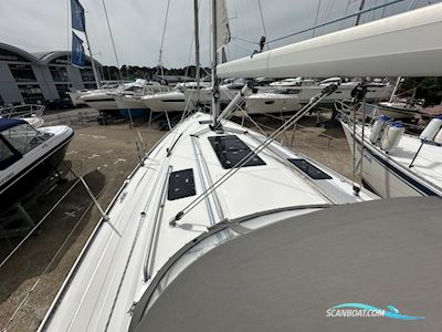 Bavaria Cruiser 37 Sejlbåd 2015, med Volvo Penta motor, England