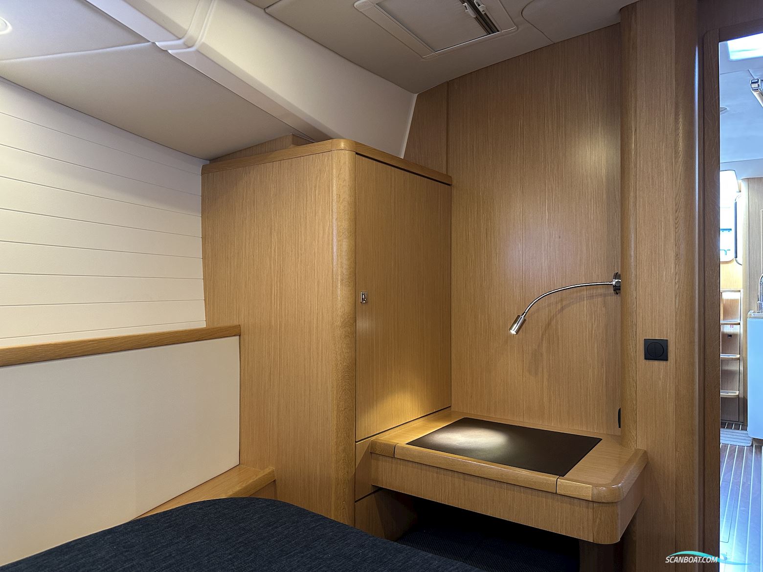 Bavaria Vision 42 Blue Edition