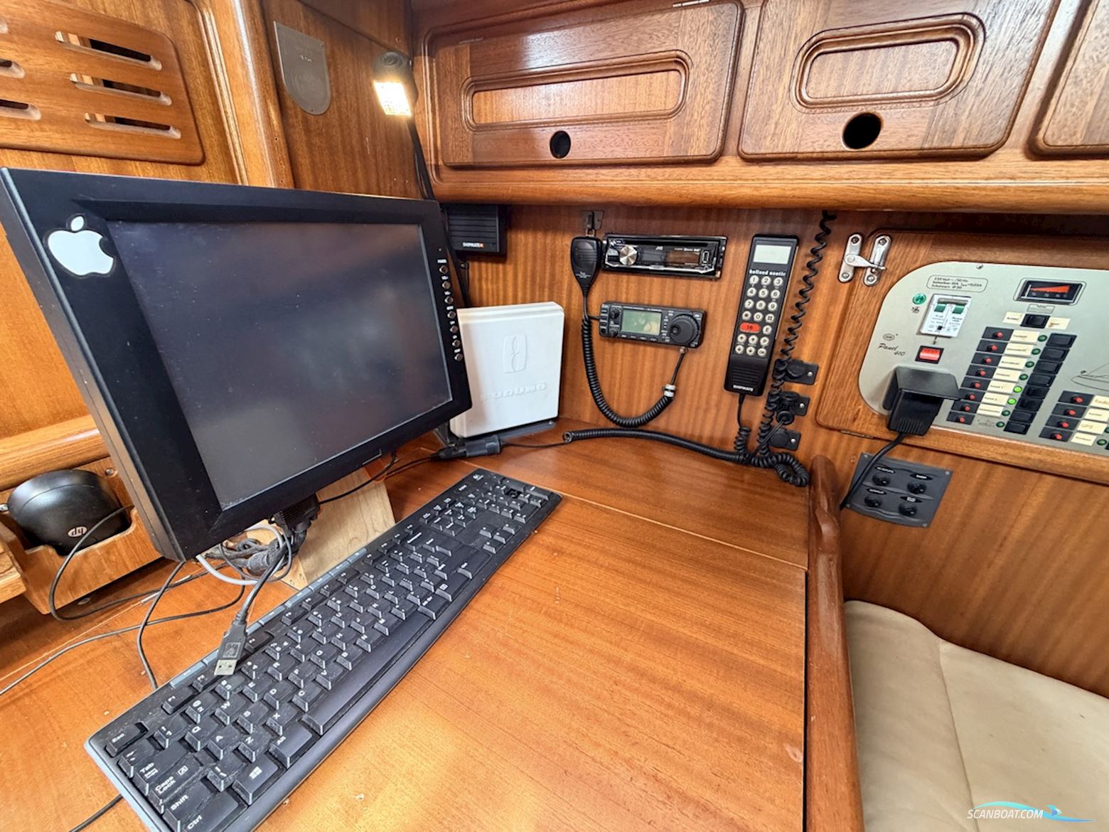 BAVARIA YACHTS 350 Lagoon