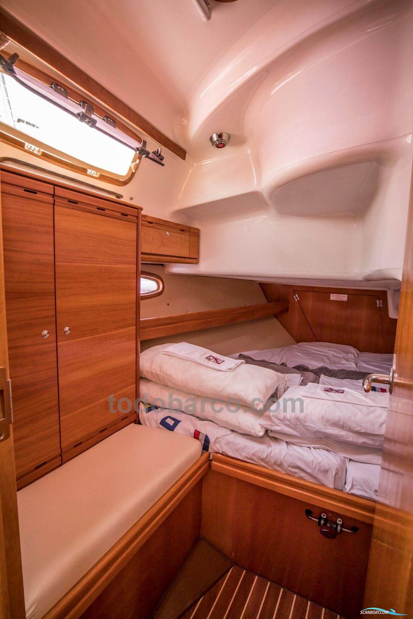 BAVARIA YACHTS 39 Cruiser