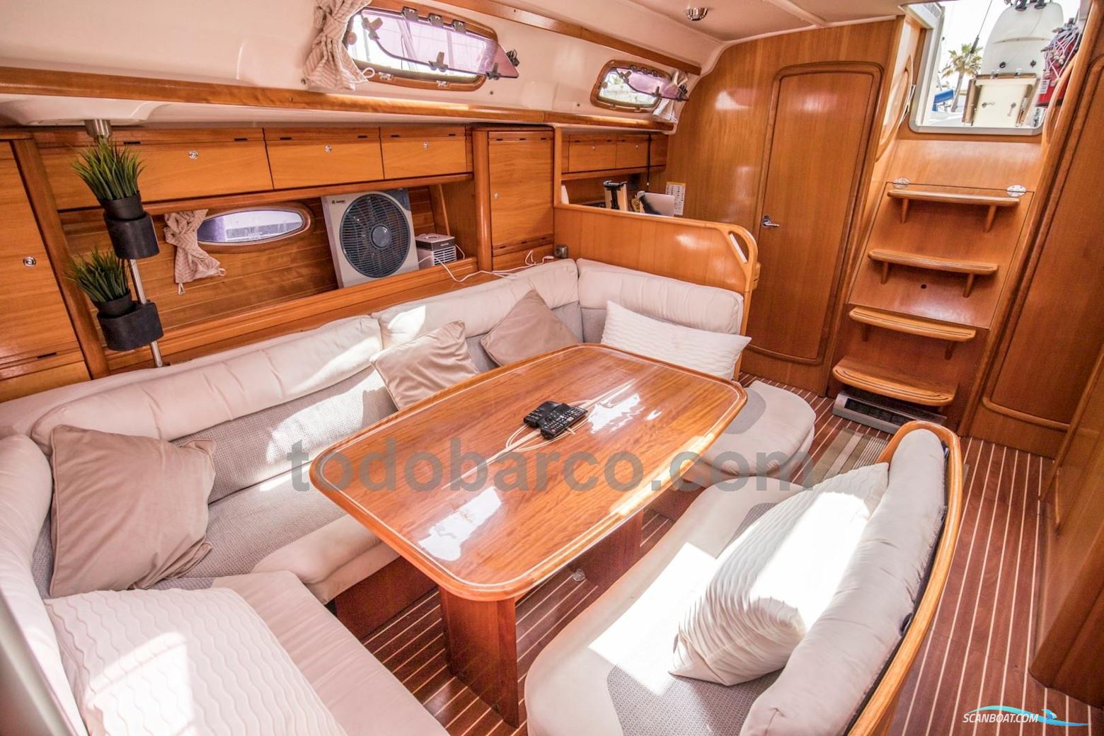 BAVARIA YACHTS 39 Cruiser