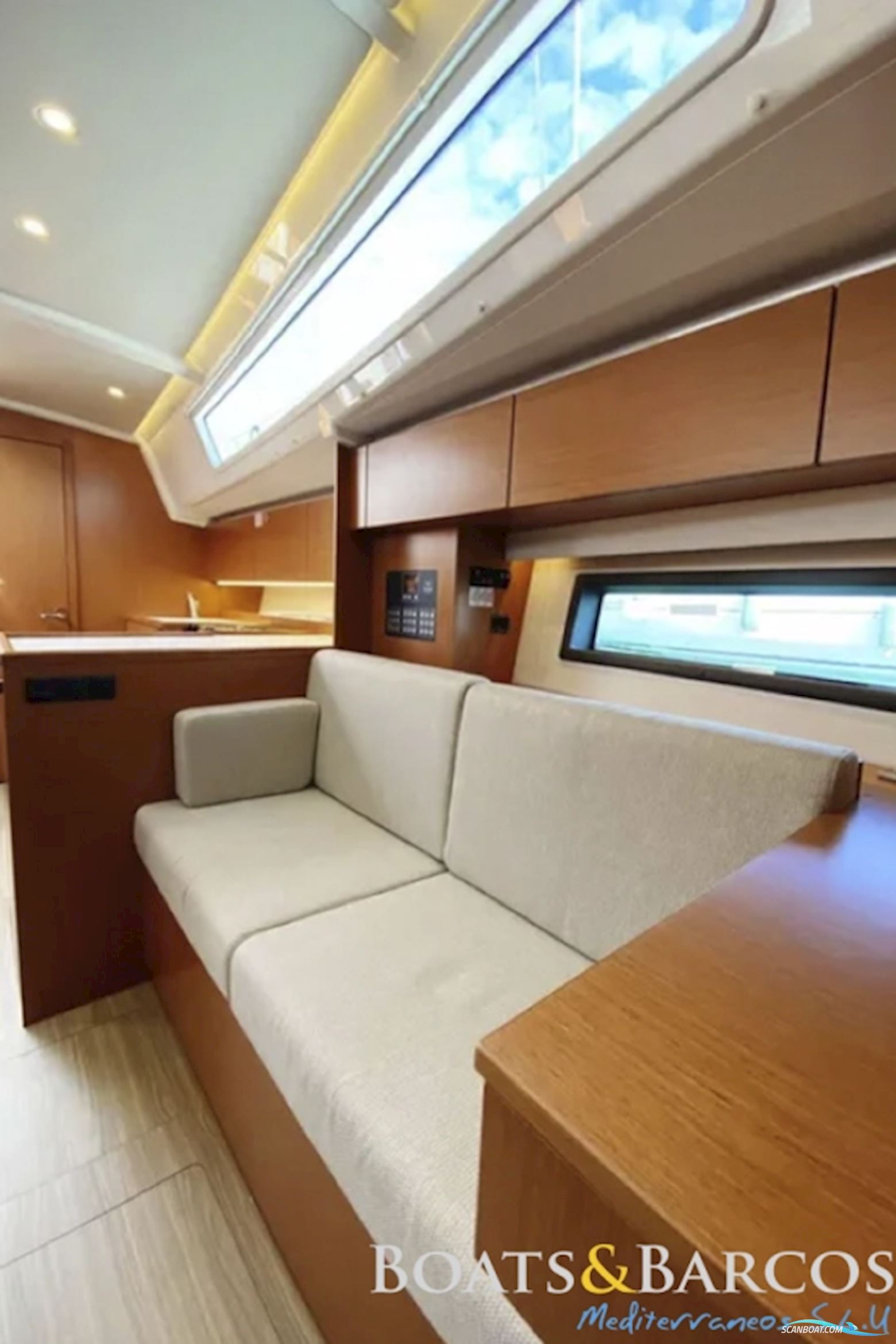 BAVARIA YACHTS C42