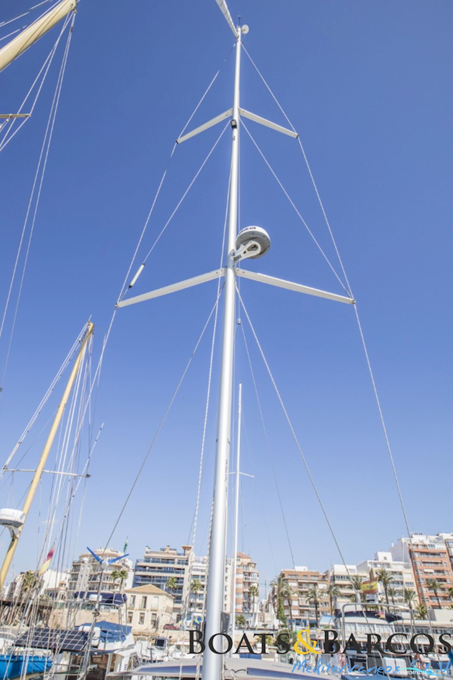 BAVARIA YACHTS C42