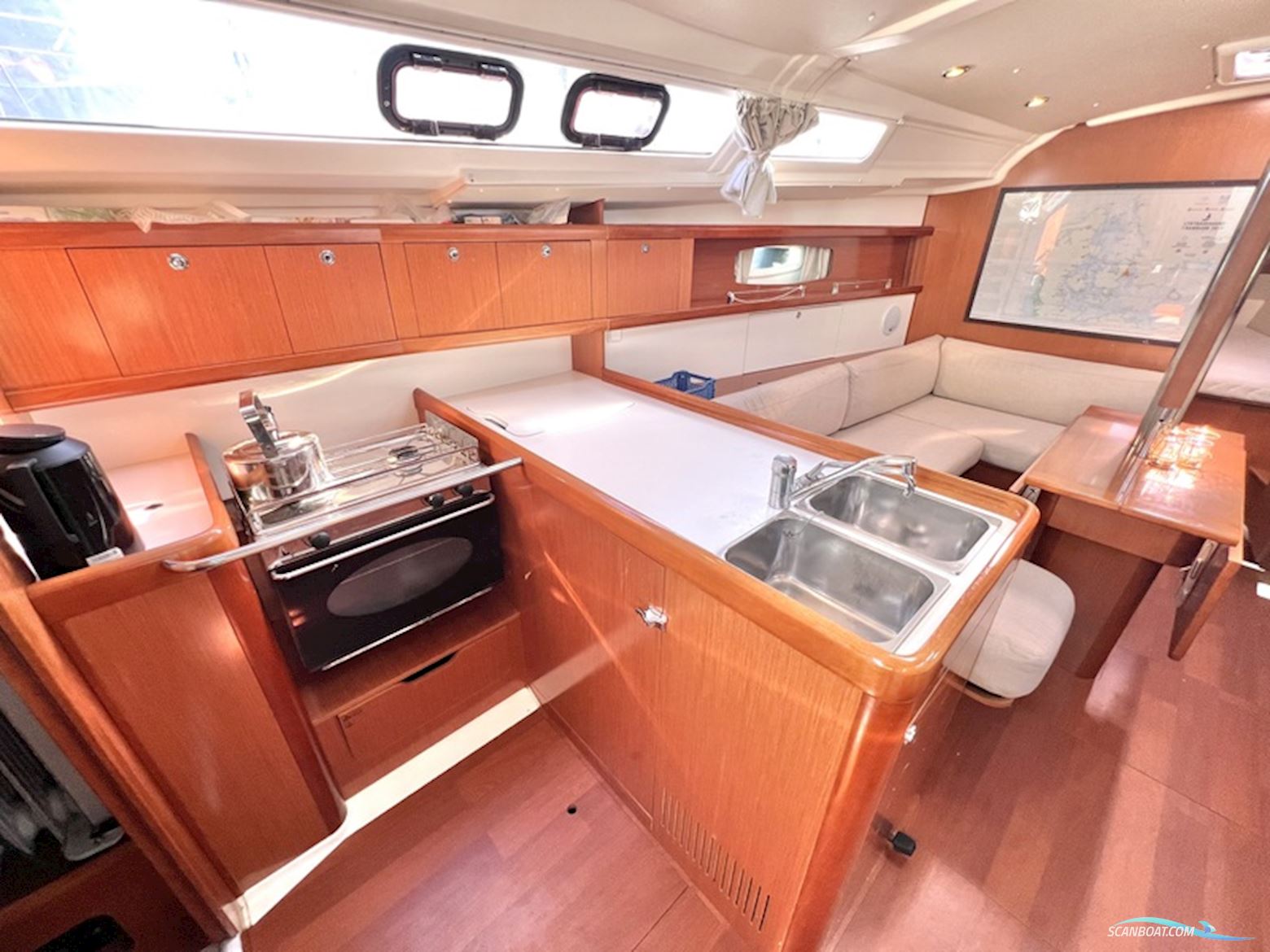 Beneteau 37