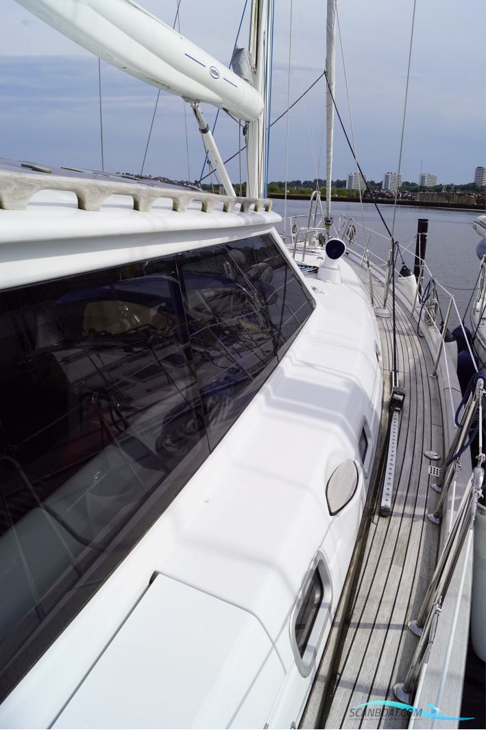 Beneteau 50 - Custom Made Decksalon