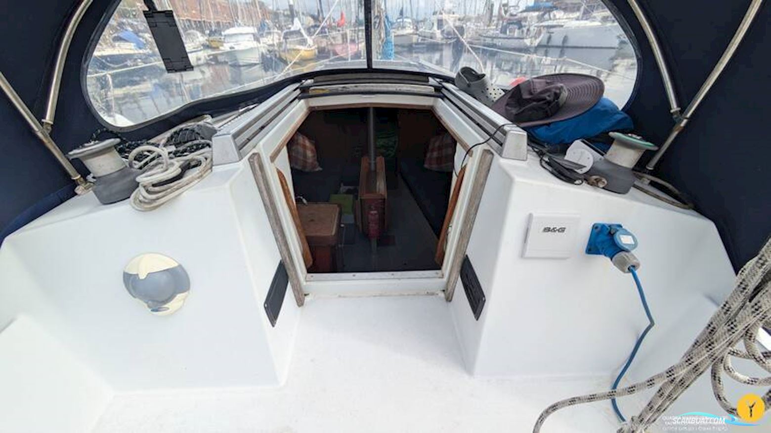 Beneteau Antares 9