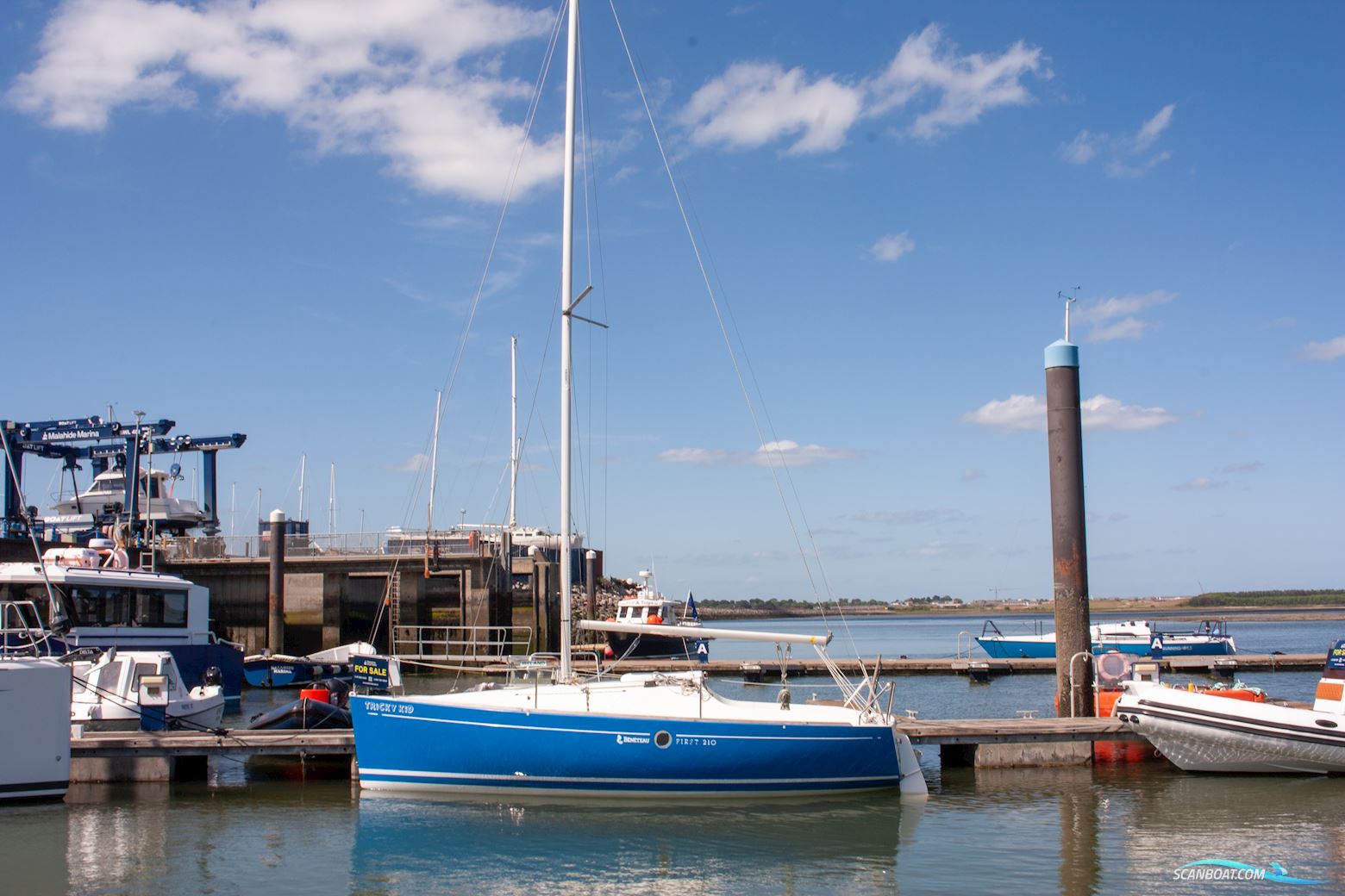Beneteau First 210