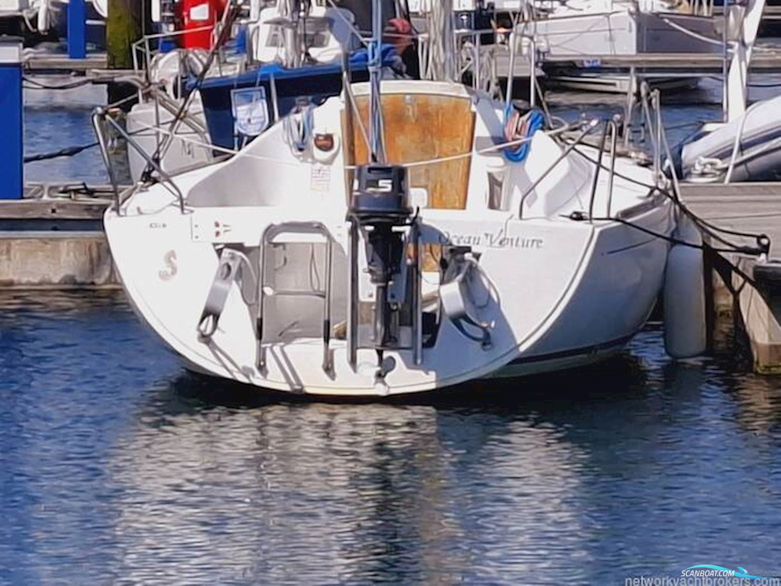 Beneteau First 211