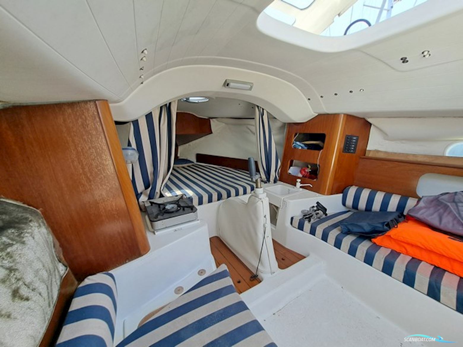 Beneteau First 211