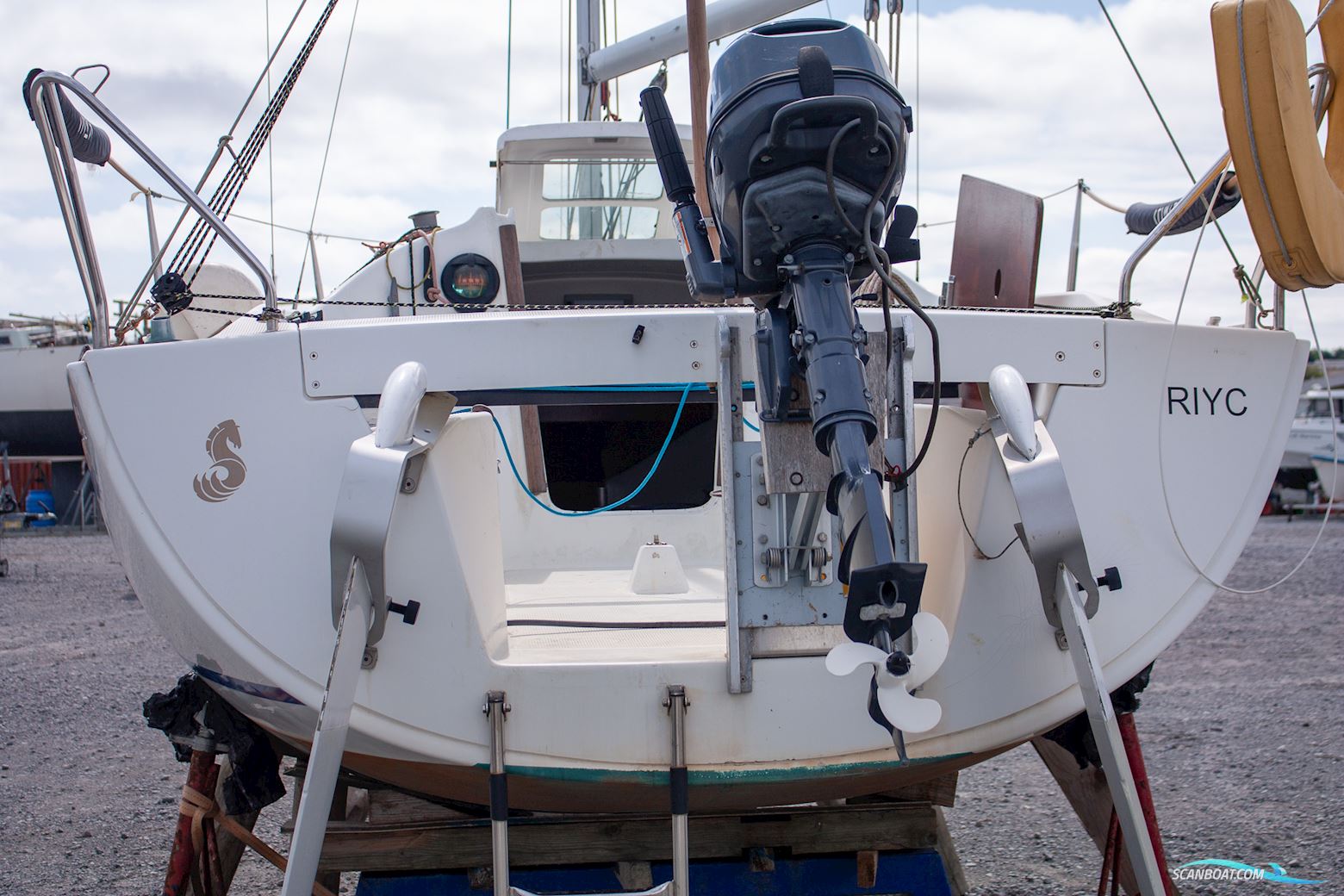 Beneteau First 211