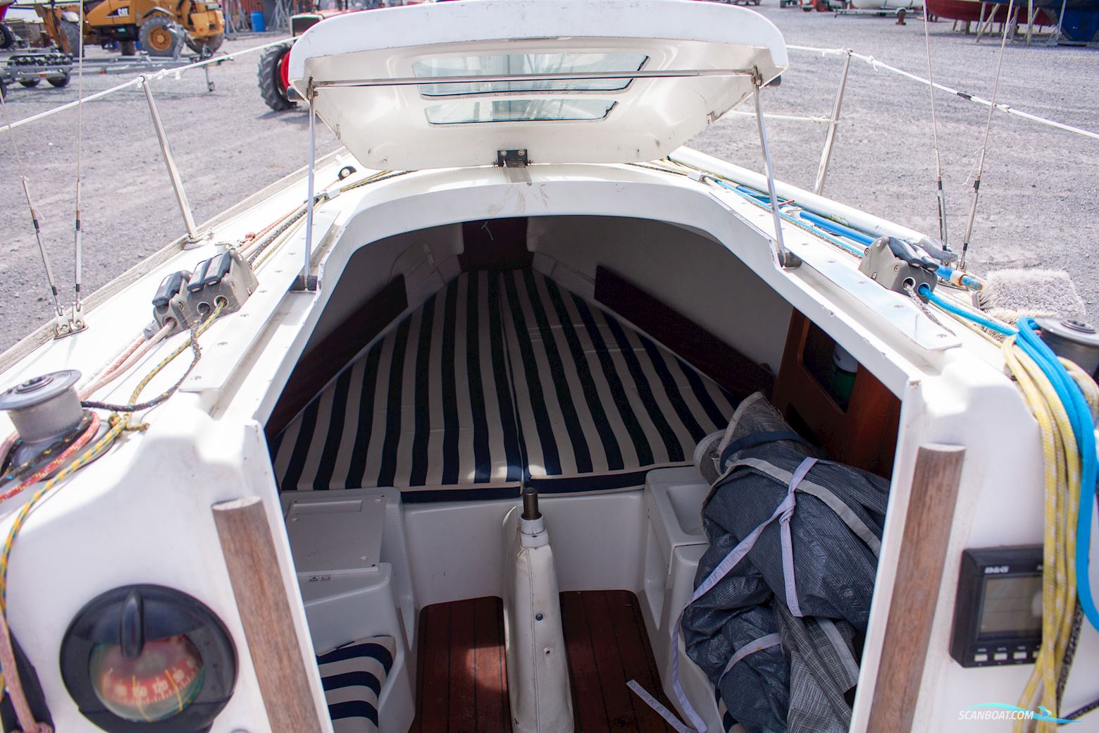 Beneteau First 211
