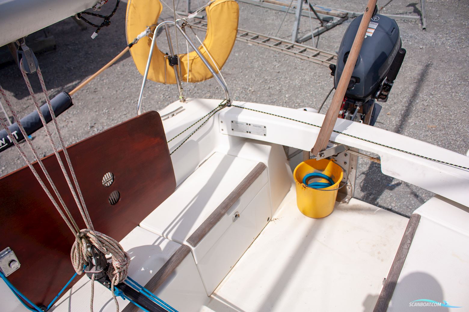 Beneteau First 211