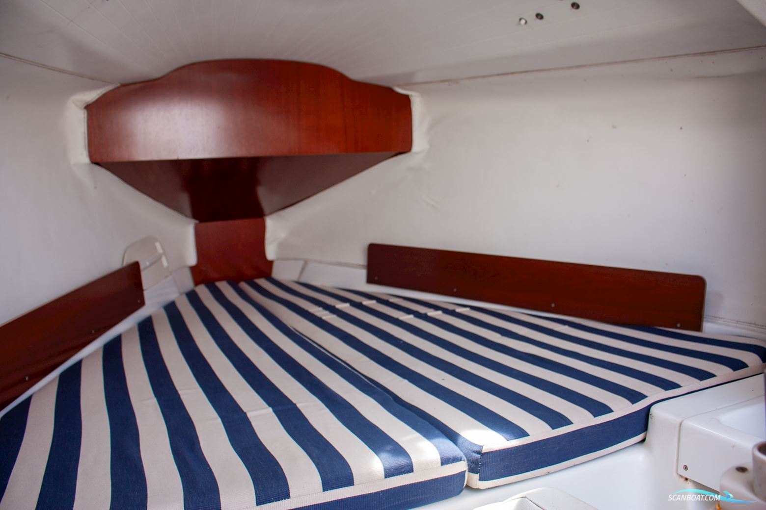 Beneteau First 211
